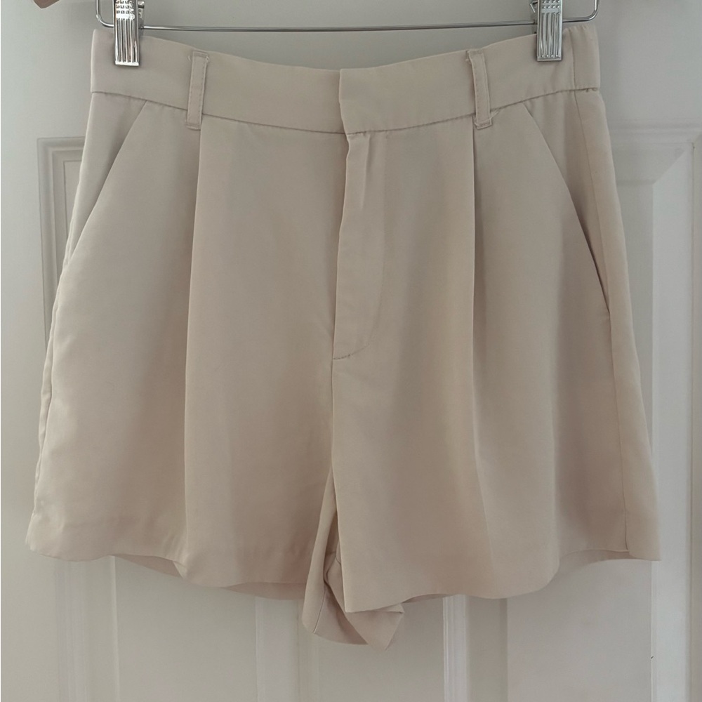 Zara / Women's Cream Shorts / M